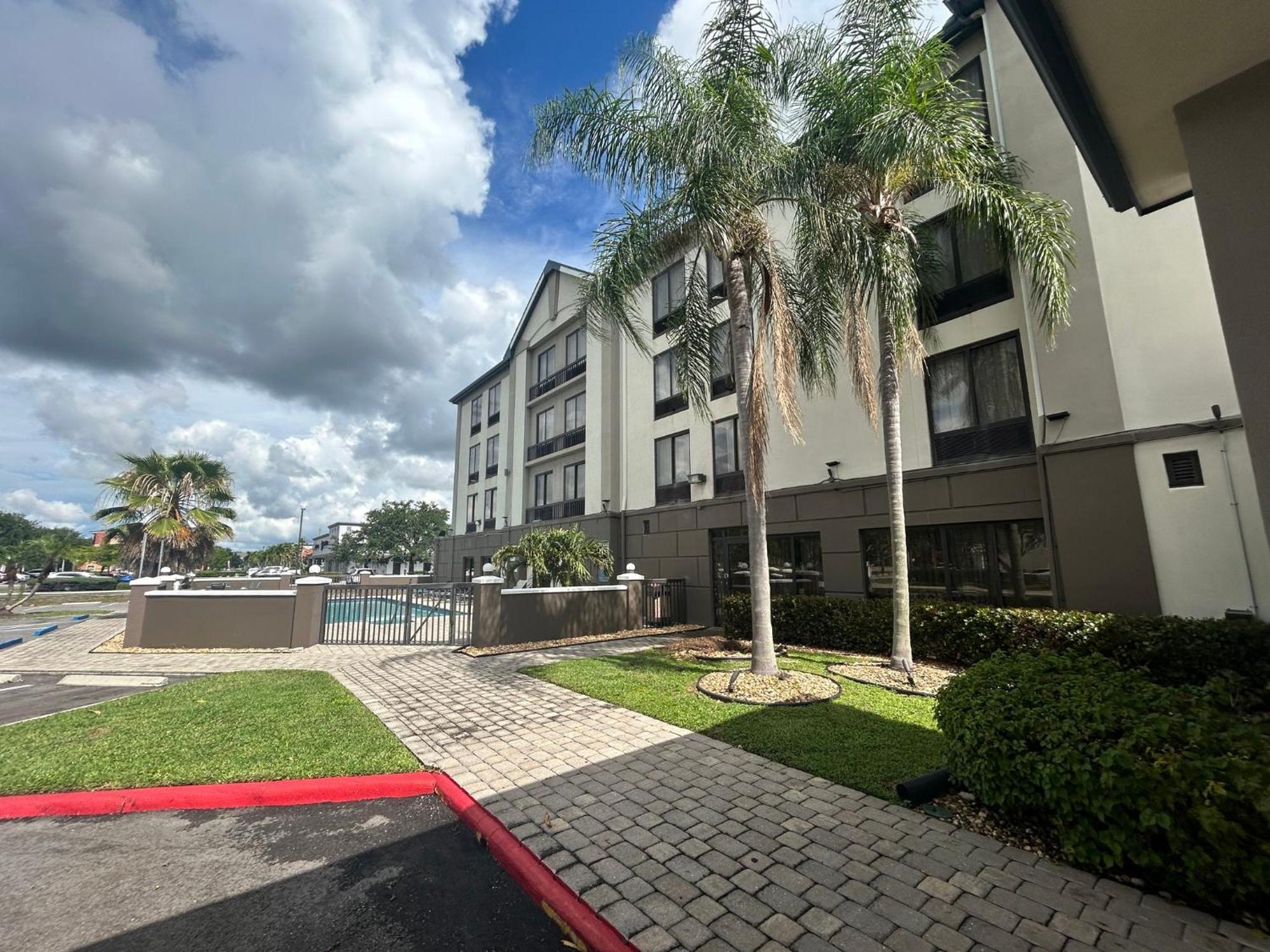 Airport Inn Fort Myers Buitenkant foto